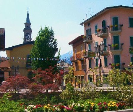 Albergo Centrale Fino Del Monte Esterno foto