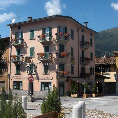Albergo Centrale Fino Del Monte Esterno foto