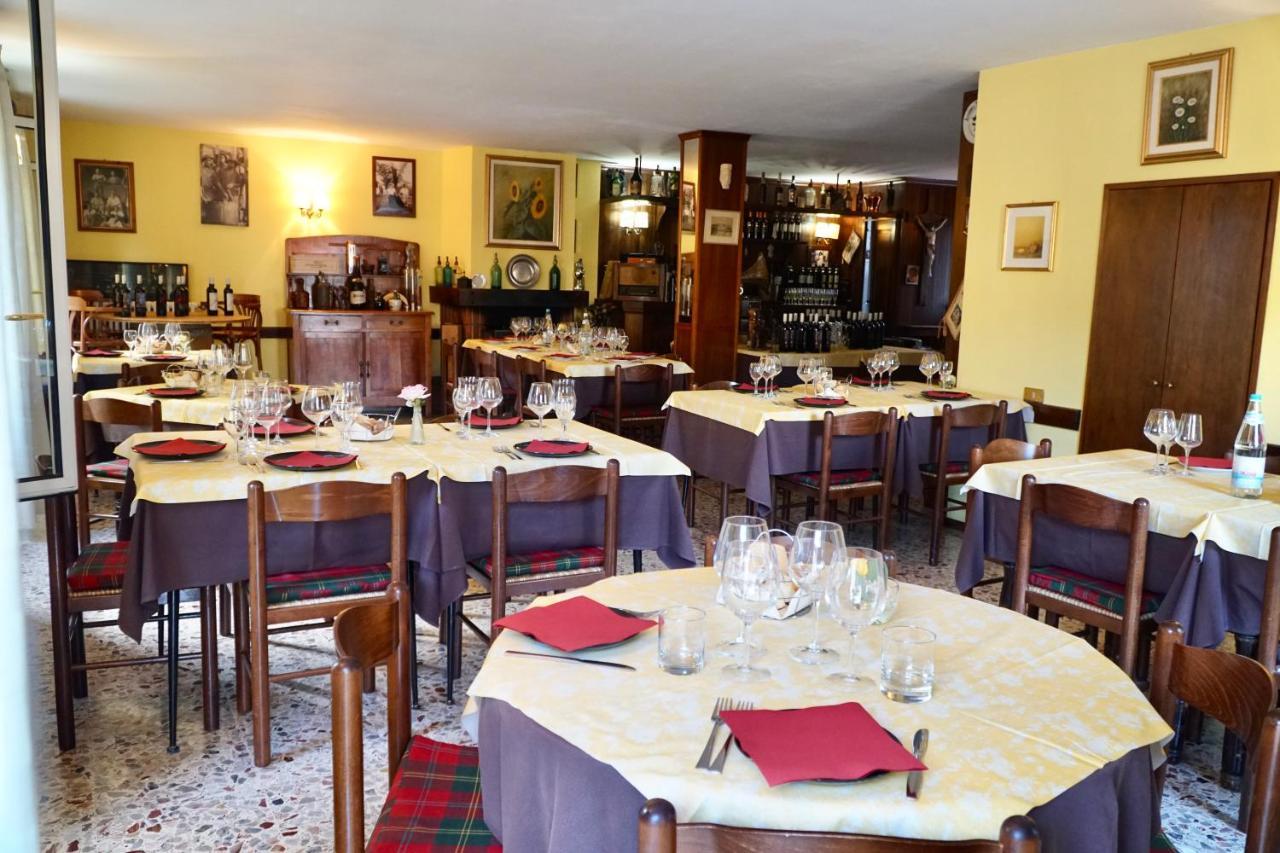 Albergo Centrale Fino Del Monte Esterno foto