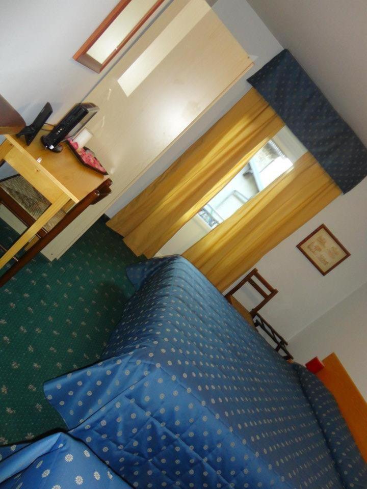 Albergo Centrale Fino Del Monte Esterno foto